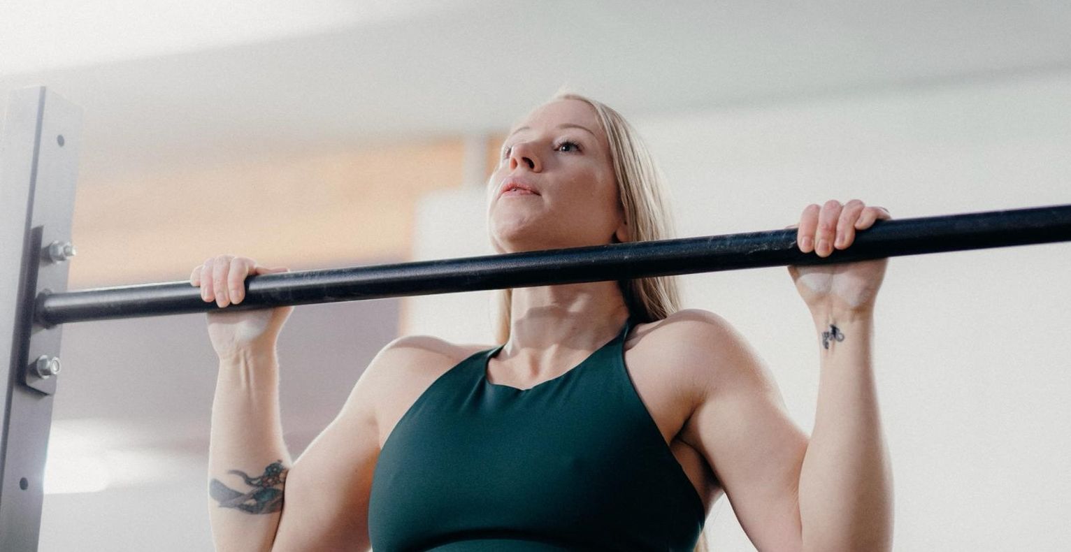 Lauren doing a pullup hold